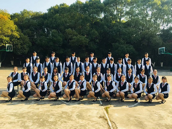 交通客運學生合影