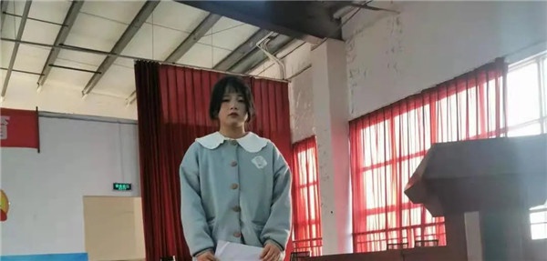 多彩校園|“我愛我?！敝黝}演講：愛就要大聲說出來