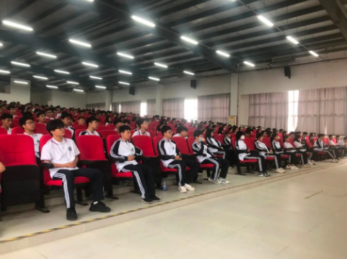 入學(xué)教育｜九江市華東電子信息學(xué)校開(kāi)展2022級(jí)新生安全知識(shí)講座