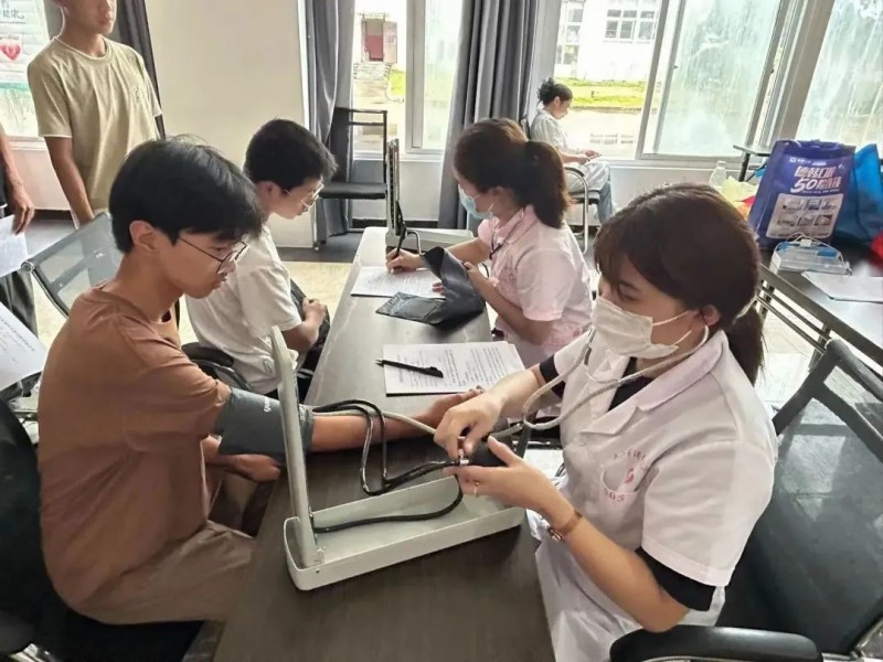 青春有夢(mèng) 健康同行——九江華東電子信息學(xué)校開展新生入學(xué)體檢工作