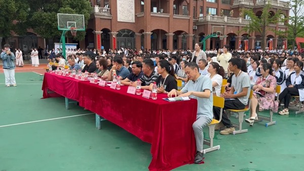 技能比拼展風采 以賽促學練精兵｜九江華東電子信息學校第三屆職業(yè)教育活動周開幕