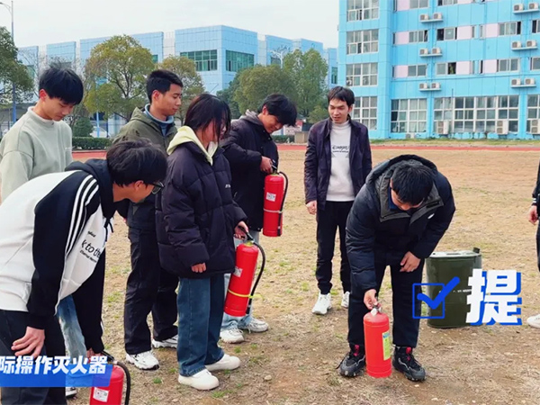 【強(qiáng)化應(yīng)急疏散演練 | 共筑校園安全屏障】九江華東電子信息學(xué)校開(kāi)展應(yīng)急疏散演練